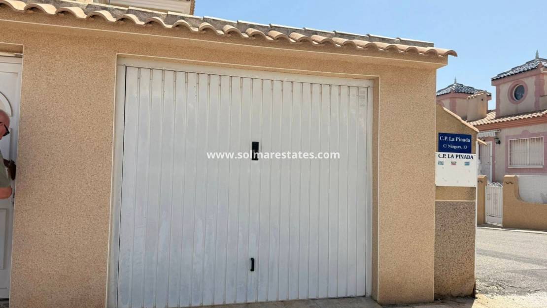 Chalet de 2 habitaciones en Playa Flamenca en venta con piscina - 249.950 € (Ref: 9293286)