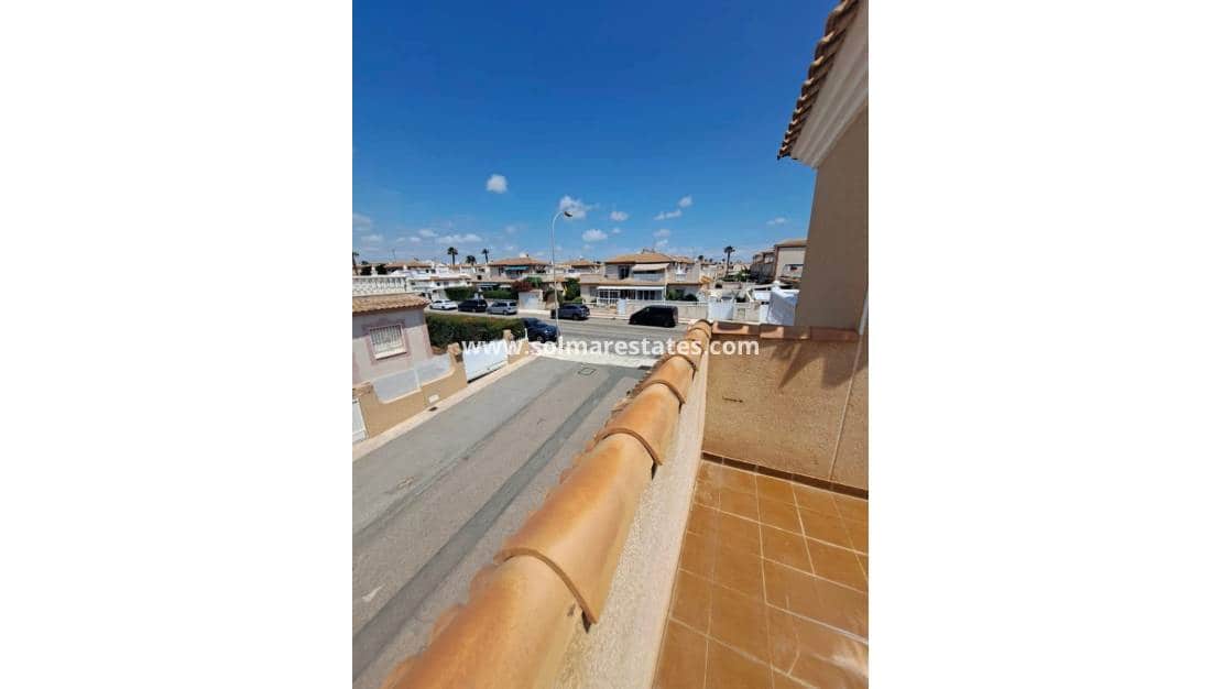 Chalet de 2 habitaciones en Playa Flamenca en venta con piscina - 249.950 € (Ref: 9293286)