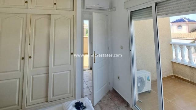 Chalet de 2 habitaciones en Playa Flamenca, Orihuela en venta con piscina - 249.950 € (Ref: 9293286)