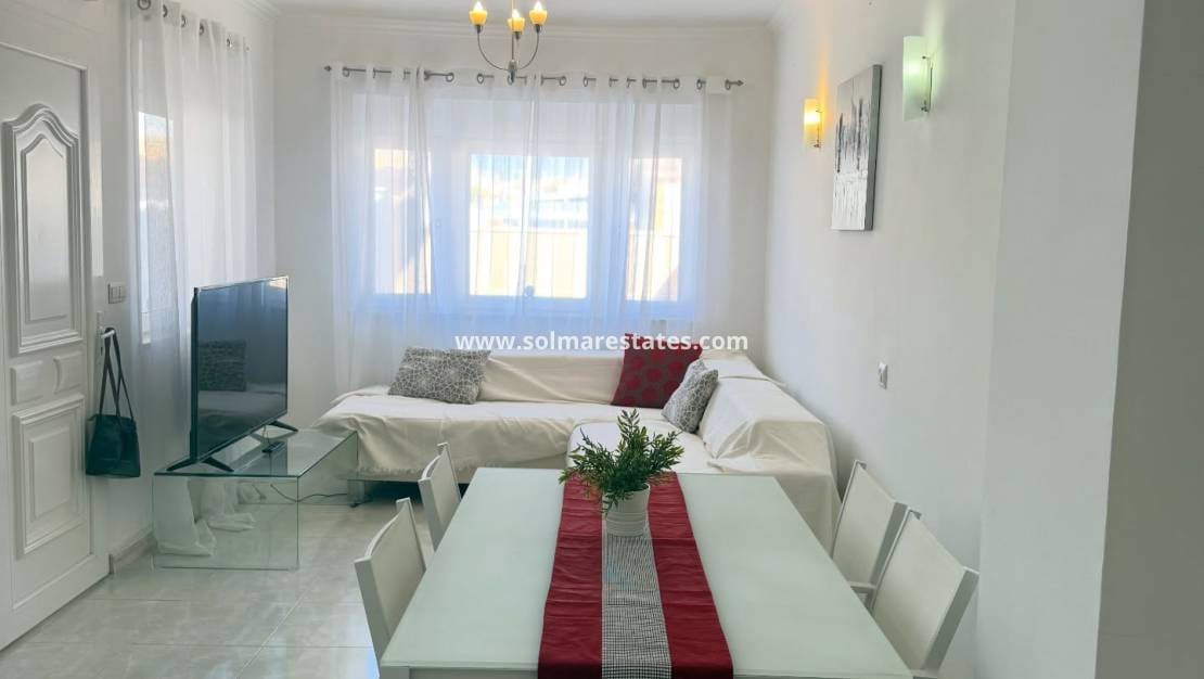 2 sypialnia Willa na sprzedaż w Playa Flamenca z basenem - 240 000 € (Ref: 9293286)