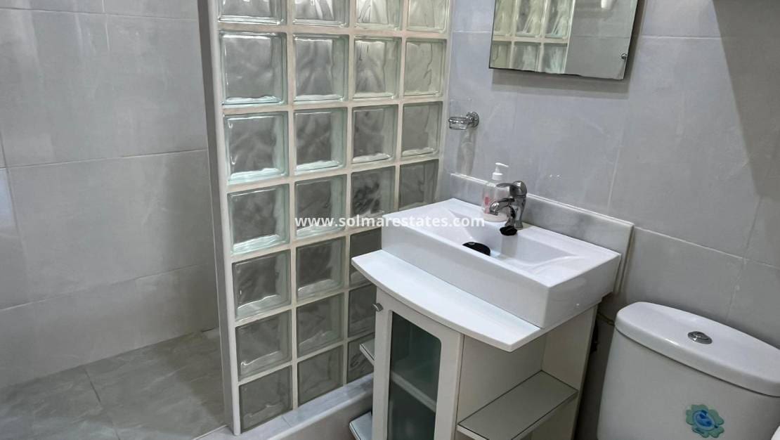 2 sypialnia Willa na sprzedaż w Playa Flamenca z basenem - 240 000 € (Ref: 9293286)