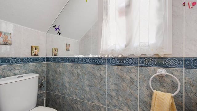 3 soverom Kjedet enebolig til salgs i La Zenia, Orihuela med svømmebasseng - € 259 500 (Ref: 9301371)