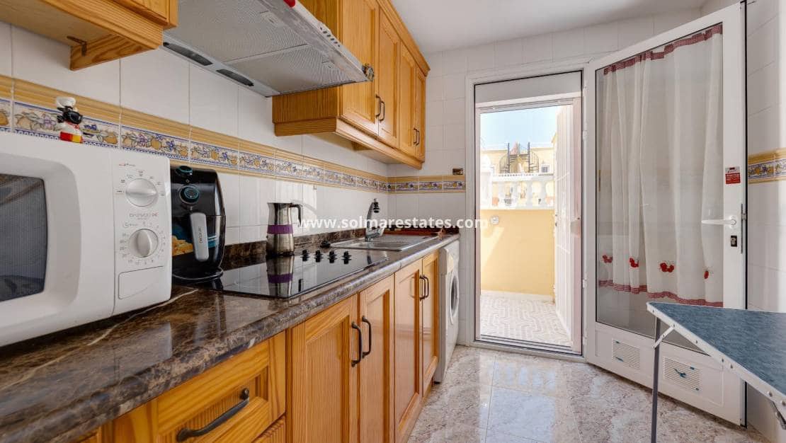 3 slaapkamer Halfvrijstaande villa te koop in La Zenia met zwembad - € 259.500 (Ref: 9301371)