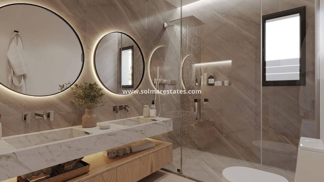 3 soveværelse Semi-Rækkehus til salg i La Romana med swimmingpool - € 269.995 (Ref: 9301532)