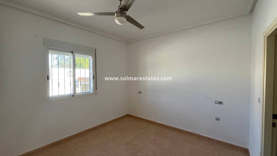 3 soverom Villa til salgs i Catral med svømmebasseng - € 285 000 (Ref: 9301533)