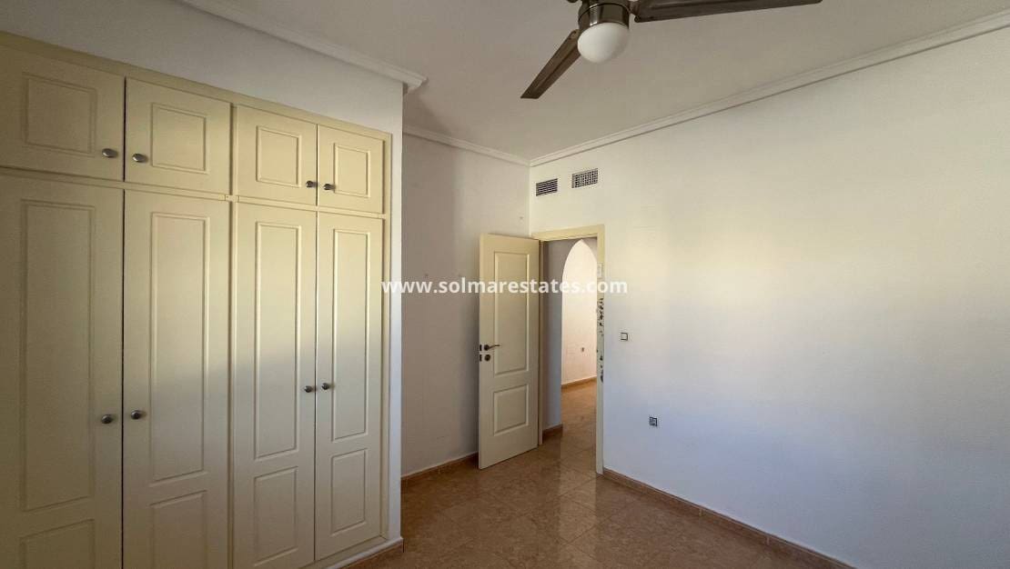 3 soverom Villa til salgs i Catral med svømmebasseng - € 285 000 (Ref: 9301533)