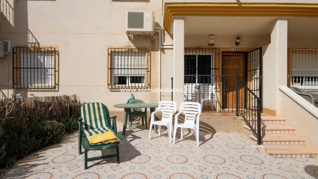 2 Zimmer Apartment zu verkaufen in Villamartin mit Pool - 125.000 € (Ref: 9306762)