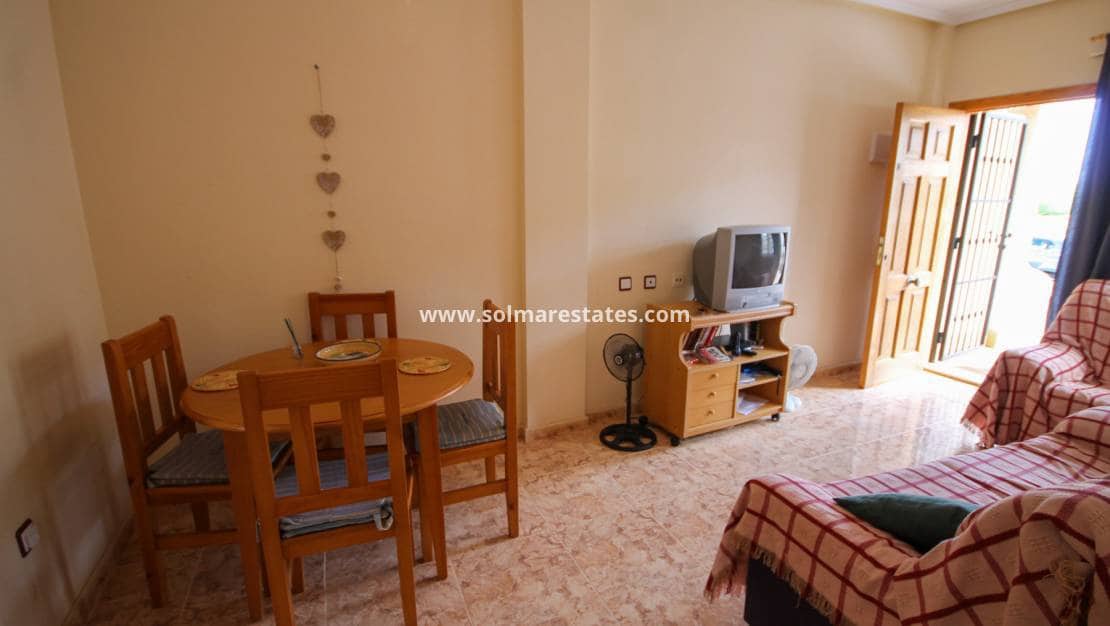 2 Zimmer Apartment zu verkaufen in Villamartin mit Pool - 125.000 € (Ref: 9306762)