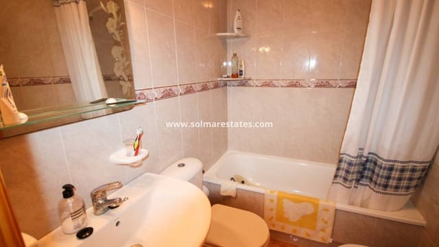 2 slaapkamer Appartement te koop in Villamartin, Orihuela met zwembad - € 125.000 (Ref: 9306762)