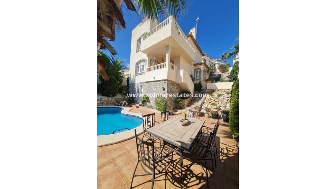 3 sovrum Villa till salu i Villamartin med pool - 479 000 € (Ref: 9306763)