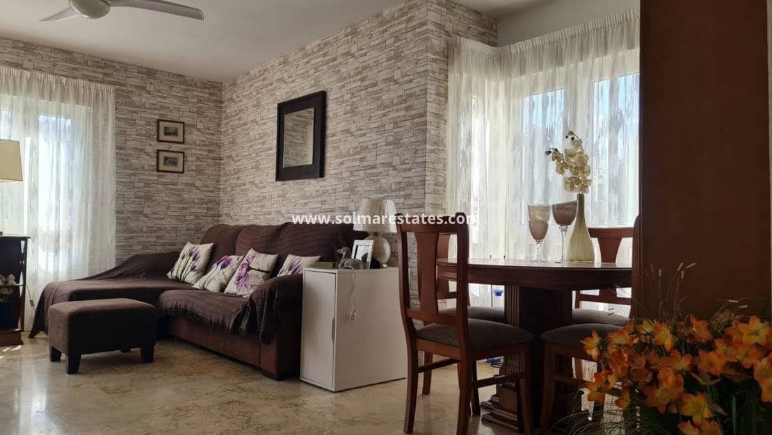 3 sovrum Villa till salu i Villamartin med pool - 479 000 € (Ref: 9306763)