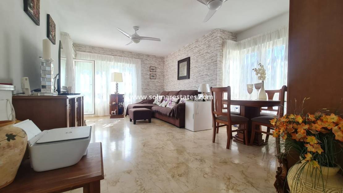 3 sovrum Villa till salu i Villamartin med pool - 479 000 € (Ref: 9306763)