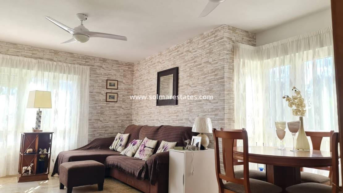 3 sovrum Villa till salu i Villamartin med pool - 479 000 € (Ref: 9306763)