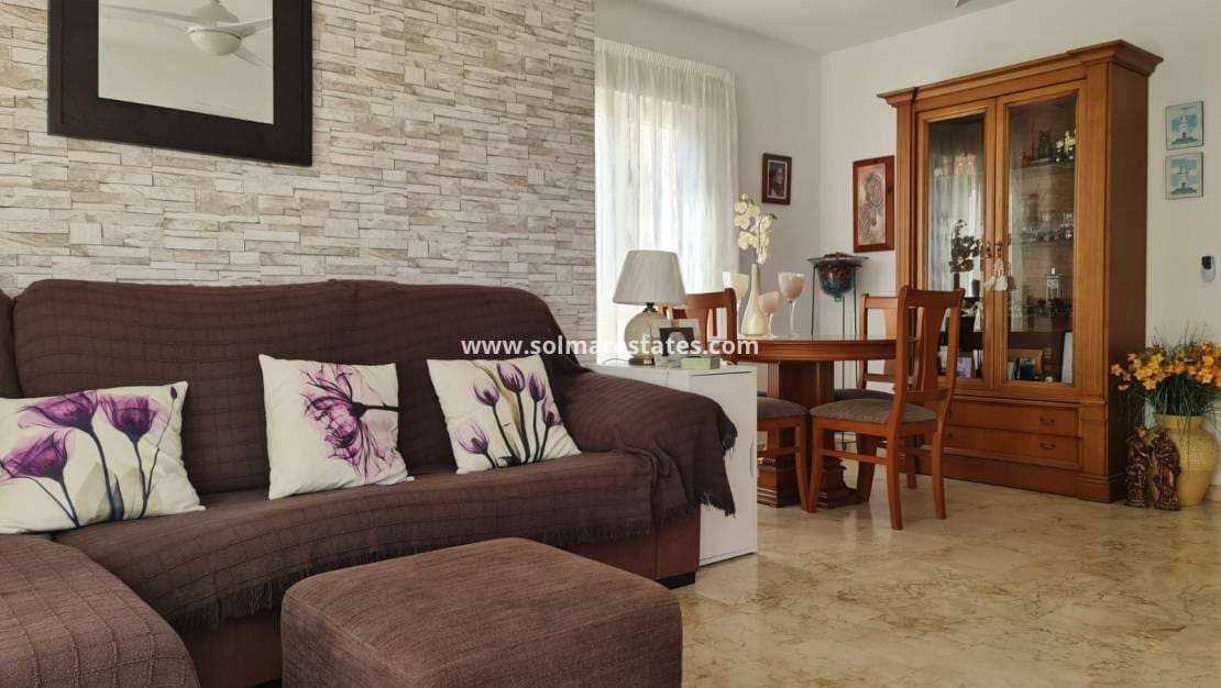 3 sovrum Villa till salu i Villamartin med pool - 479 000 € (Ref: 9306763)