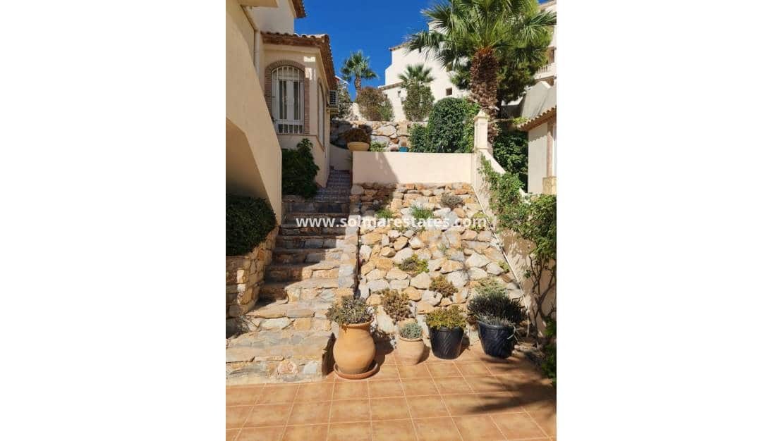 3 sovrum Villa till salu i Villamartin med pool - 479 000 € (Ref: 9306763)