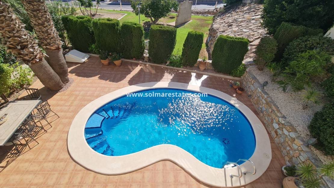 3 sovrum Villa till salu i Villamartin med pool - 479 000 € (Ref: 9306763)
