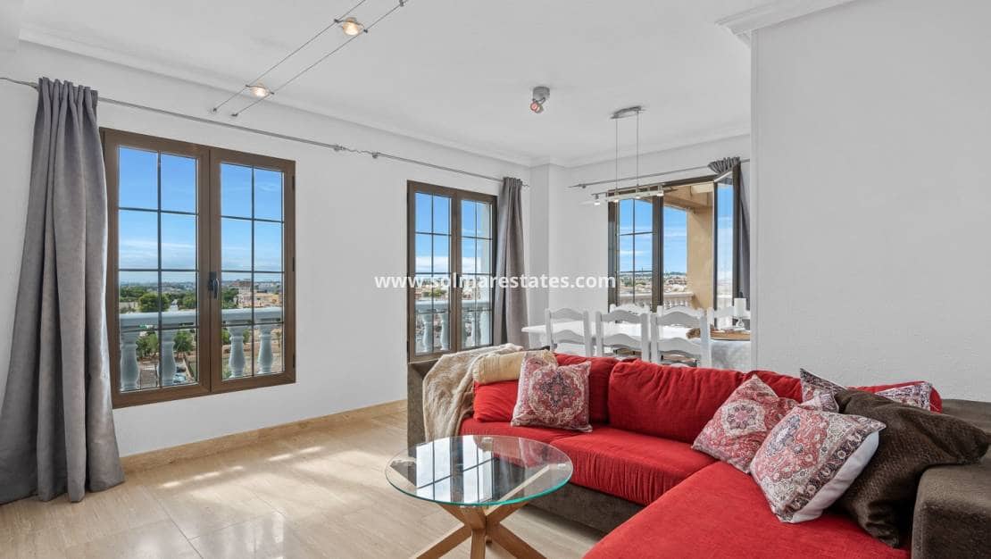 3 slaapkamer Appartement te koop in Punta Prima met zwembad - € 269.000 (Ref: 9306976)