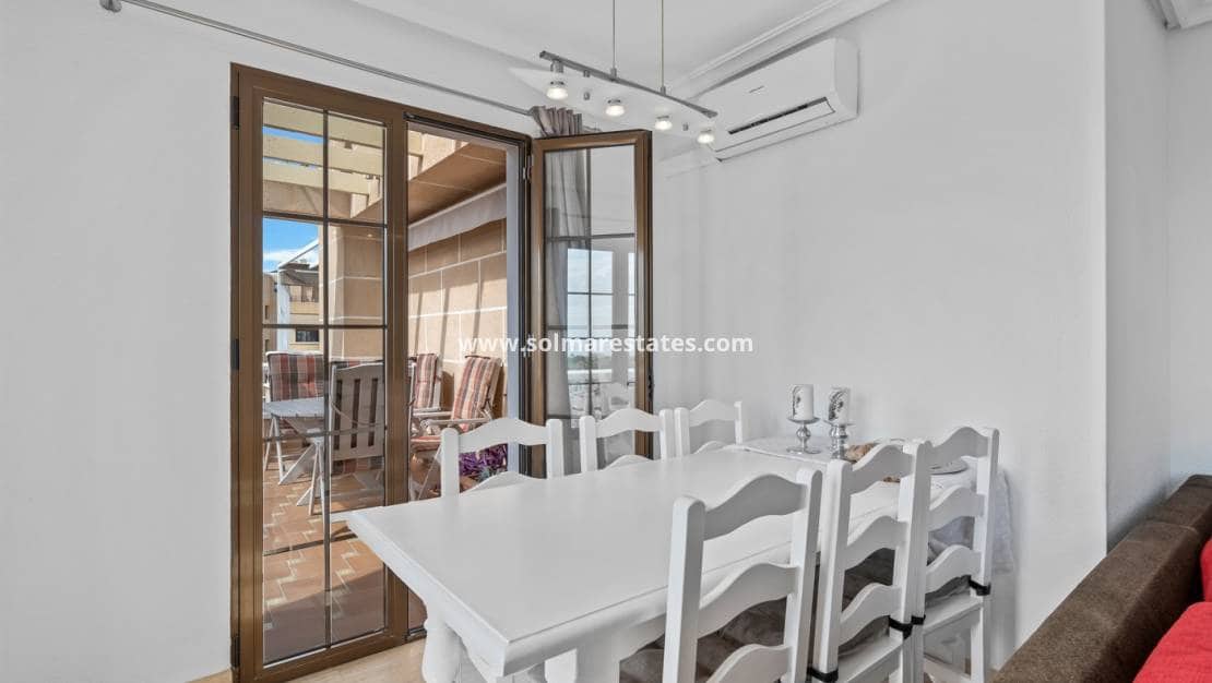 3 slaapkamer Appartement te koop in Punta Prima met zwembad - € 269.000 (Ref: 9306976)