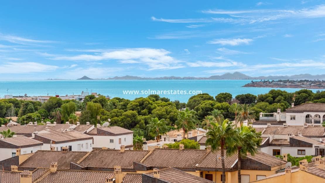 3 slaapkamer Appartement te koop in Punta Prima met zwembad - € 269.000 (Ref: 9306976)