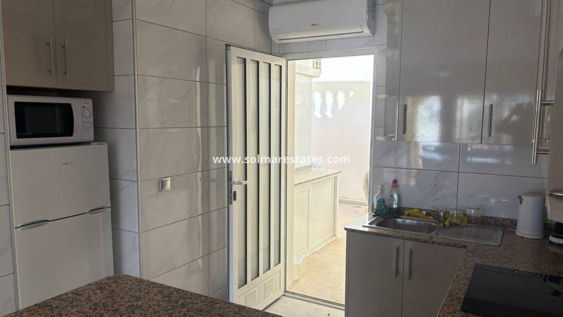 2 chambre Bungalow à vendre à Algorfa avec piscine - 150 000 € (Ref: 9309031)