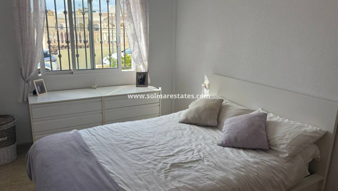 2 chambre Bungalow à vendre à Algorfa avec piscine - 150 000 € (Ref: 9309031)