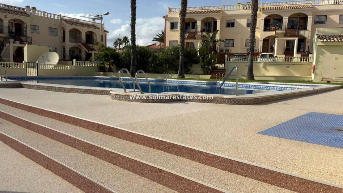 2 chambre Bungalow à vendre à Algorfa avec piscine - 150 000 € (Ref: 9309031)