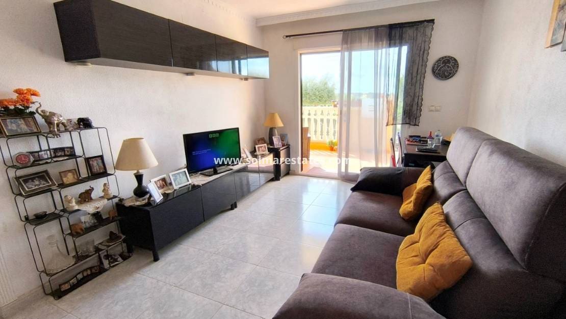 2 Zimmer Apartment zu verkaufen in Algorfa mit Pool - 109.950 € (Ref: 9309167)