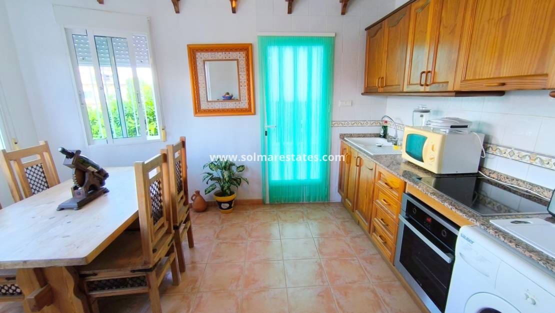 3 bedroom Semi-detached Villa for sale in Algorfa with pool - € 169,950 (Ref: 9311546)