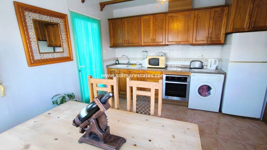 3 bedroom Semi-detached Villa for sale in Algorfa with pool - € 169,950 (Ref: 9311546)