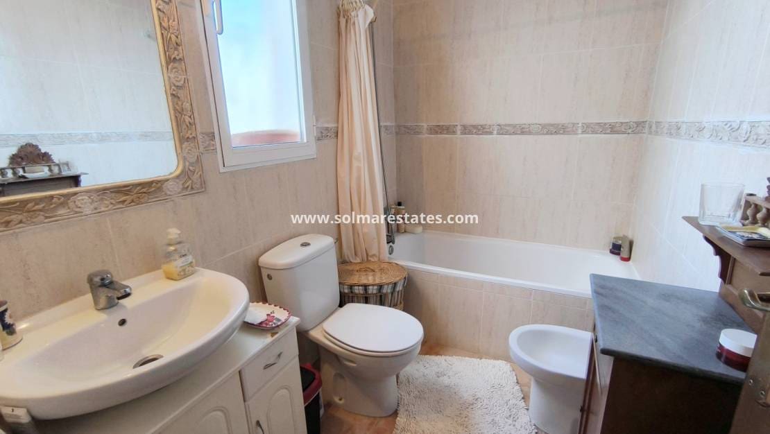 3 bedroom Semi-detached Villa for sale in Algorfa with pool - € 169,950 (Ref: 9311546)