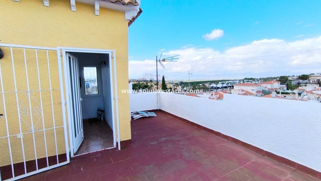 3 bedroom Semi-detached Villa for sale in Algorfa with pool - € 169,950 (Ref: 9311546)