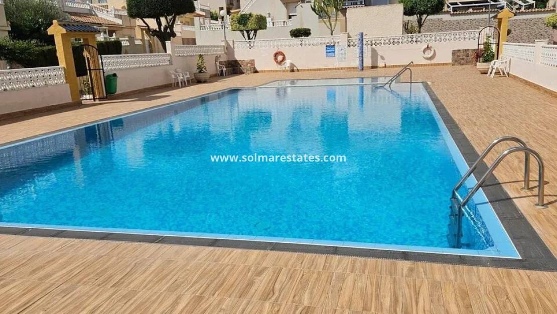 3 Zimmer Bungalow zu verkaufen in Los Altos mit Pool - 140.000 € (Ref: 9314291)