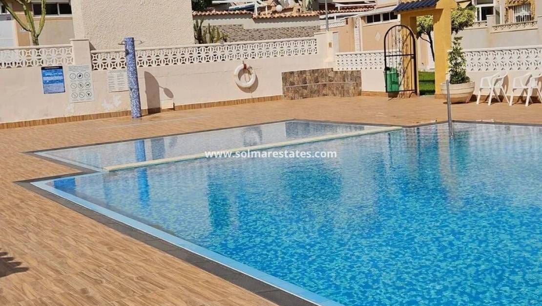 3 Zimmer Bungalow zu verkaufen in Los Altos mit Pool - 140.000 € (Ref: 9314291)