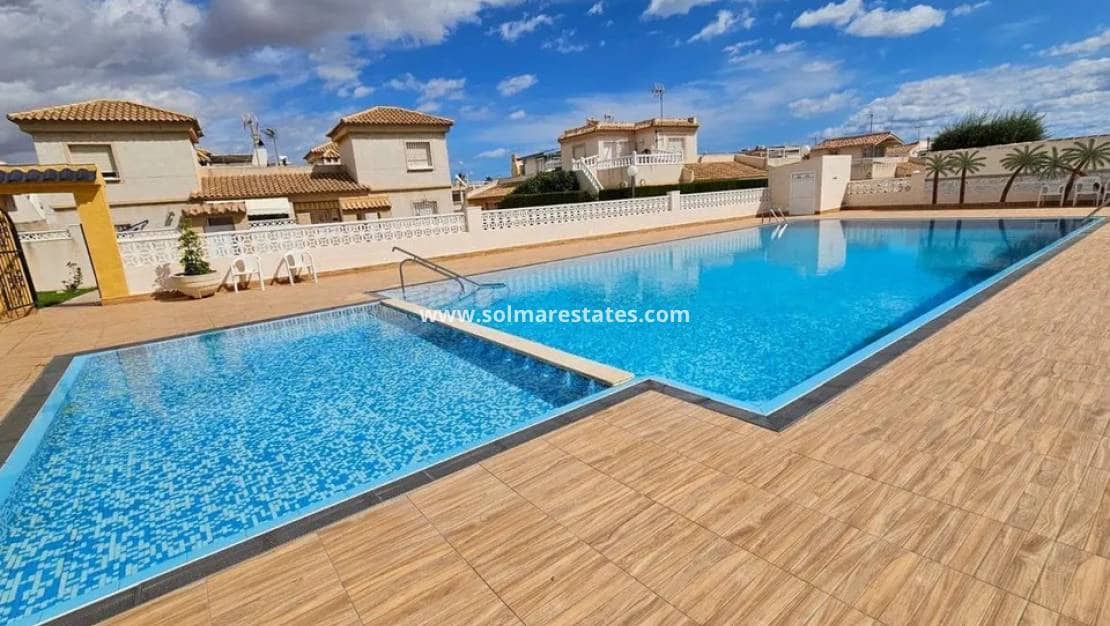 3 Zimmer Bungalow zu verkaufen in Los Altos mit Pool - 140.000 € (Ref: 9314291)