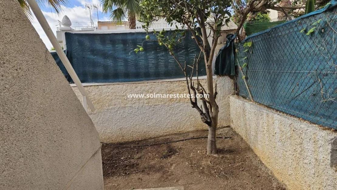 3 Zimmer Bungalow zu verkaufen in Los Altos mit Pool - 140.000 € (Ref: 9314291)