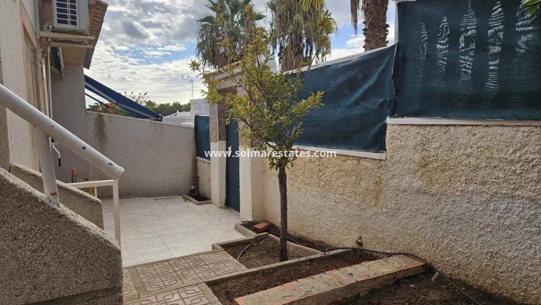 3 Zimmer Bungalow zu verkaufen in Los Altos mit Pool - 140.000 € (Ref: 9314291)