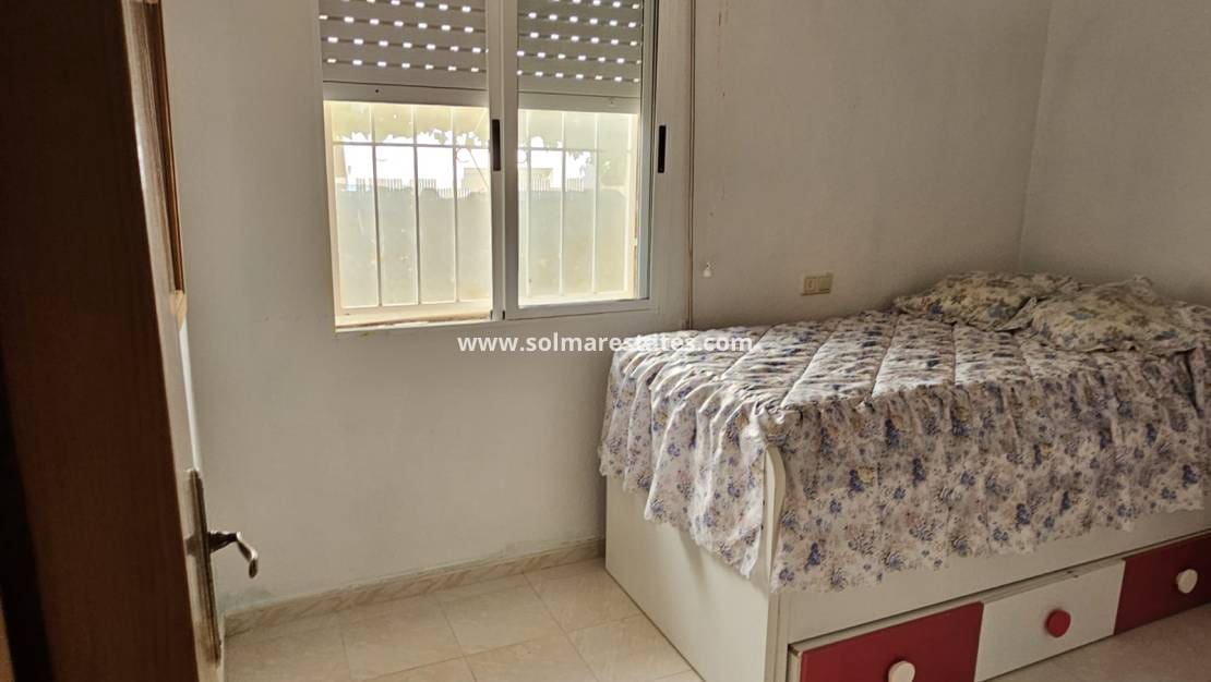 3 Zimmer Bungalow zu verkaufen in Los Altos mit Pool - 140.000 € (Ref: 9314291)