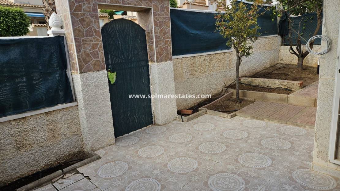 3 Zimmer Bungalow zu verkaufen in Los Altos mit Pool - 140.000 € (Ref: 9314291)