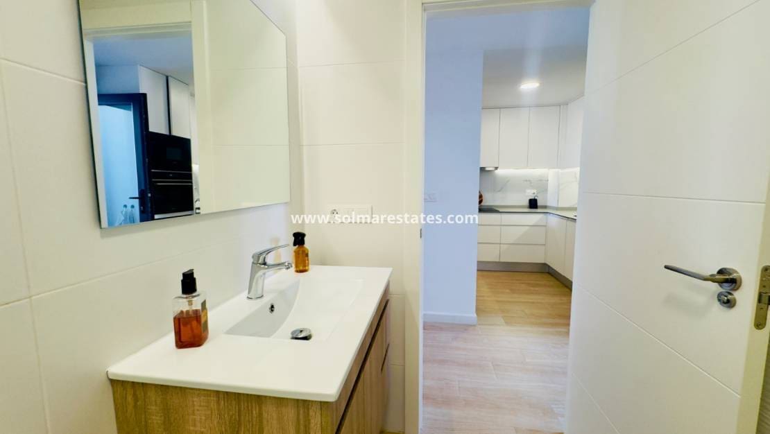 2 bedroom Apartment for sale in Los Altos with pool - € 299,000 (Ref: 9314292)