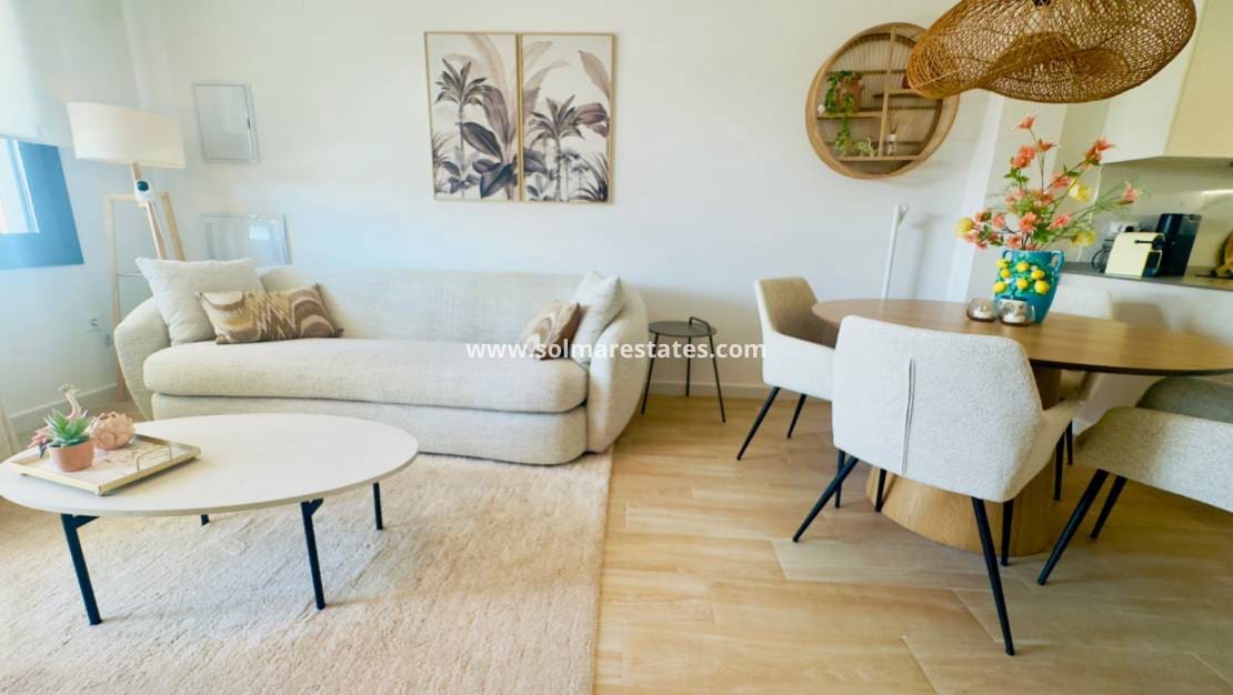 2 bedroom Apartment for sale in Los Altos with pool - € 299,000 (Ref: 9314292)