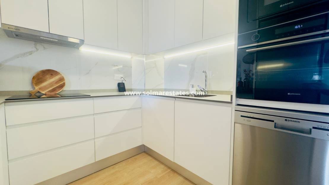 2 bedroom Apartment for sale in Los Altos with pool - € 299,000 (Ref: 9314292)