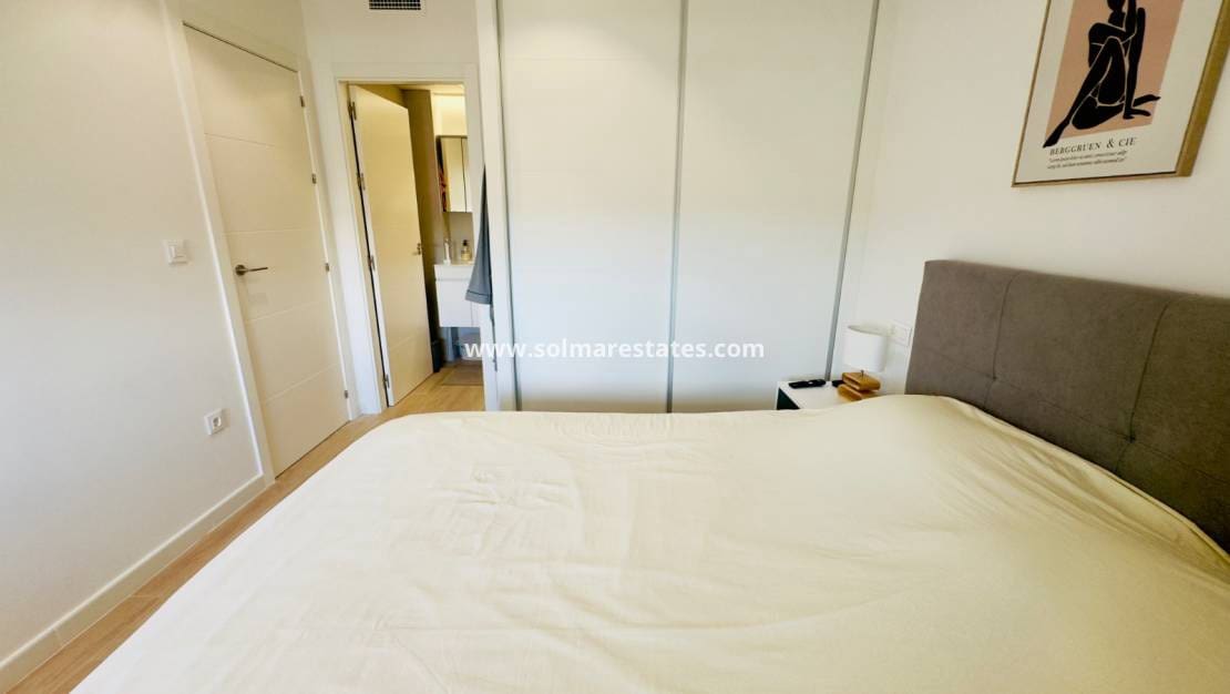 2 bedroom Apartment for sale in Los Altos with pool - € 299,000 (Ref: 9314292)