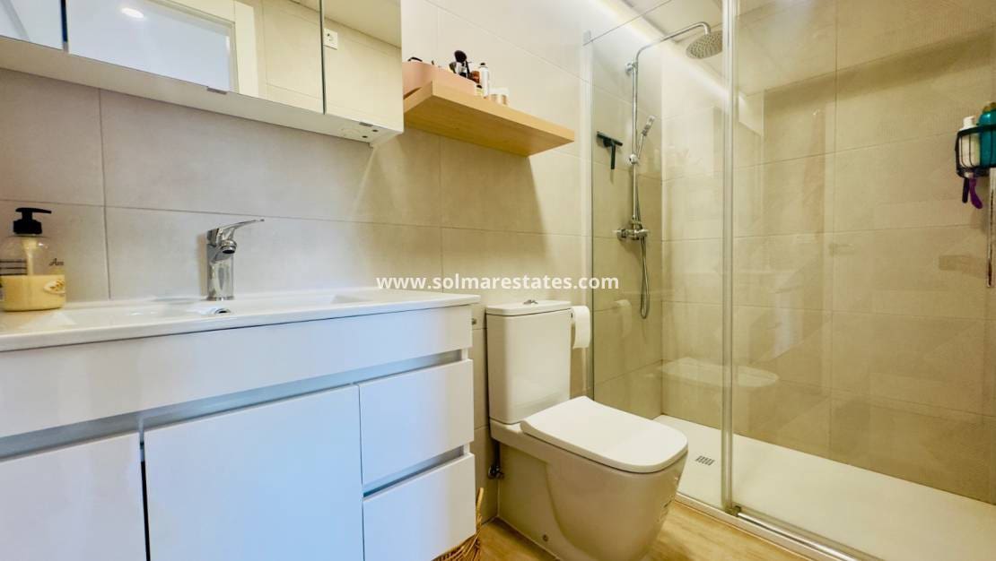 2 bedroom Apartment for sale in Los Altos with pool - € 299,000 (Ref: 9314292)