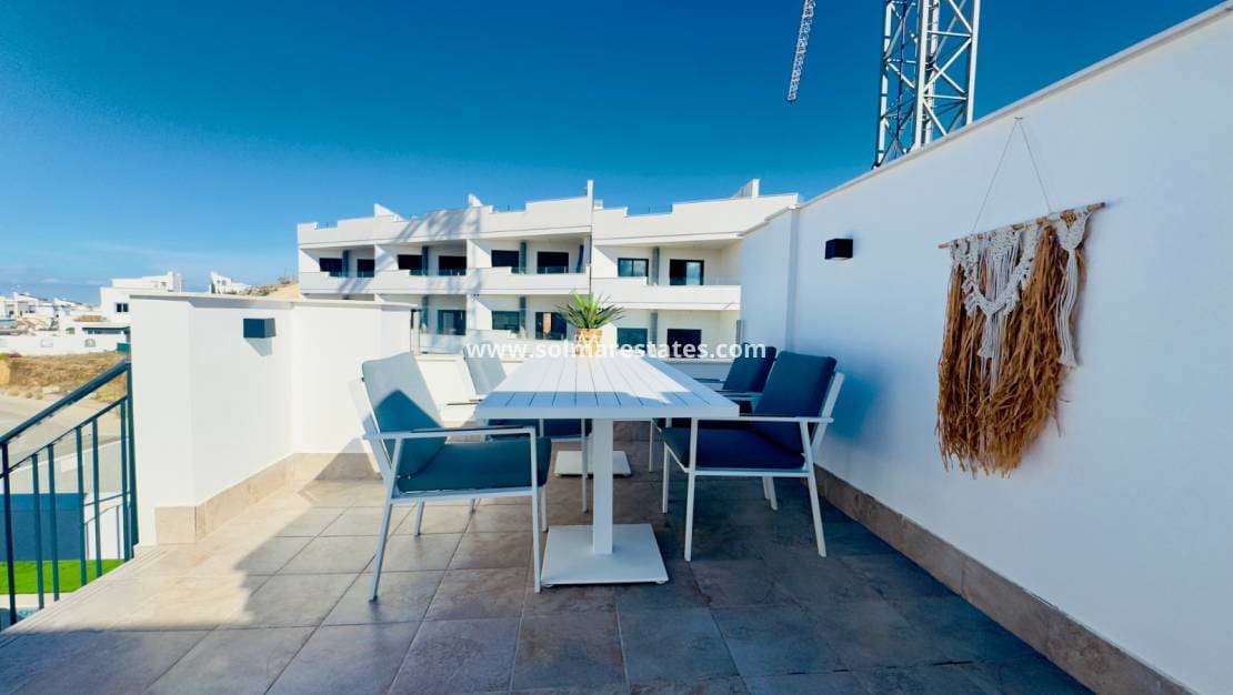 2 bedroom Apartment for sale in Los Altos with pool - € 299,000 (Ref: 9314292)