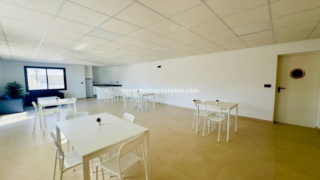 2 bedroom Apartment for sale in Los Altos with pool - € 299,000 (Ref: 9314292)
