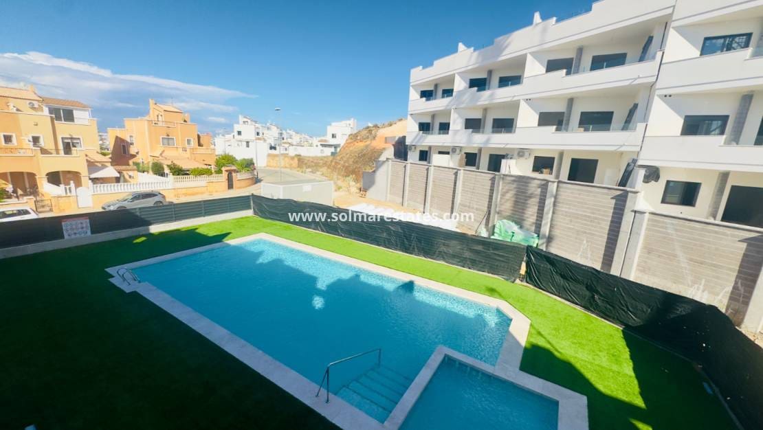 2 bedroom Apartment for sale in Los Altos with pool - € 299,000 (Ref: 9314292)