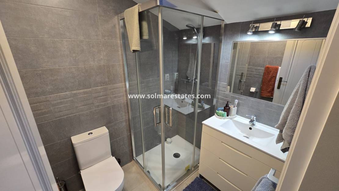 3 Zimmer Haus zu verkaufen in Villamartin mit Pool - 239.950 € (Ref: 9314293)