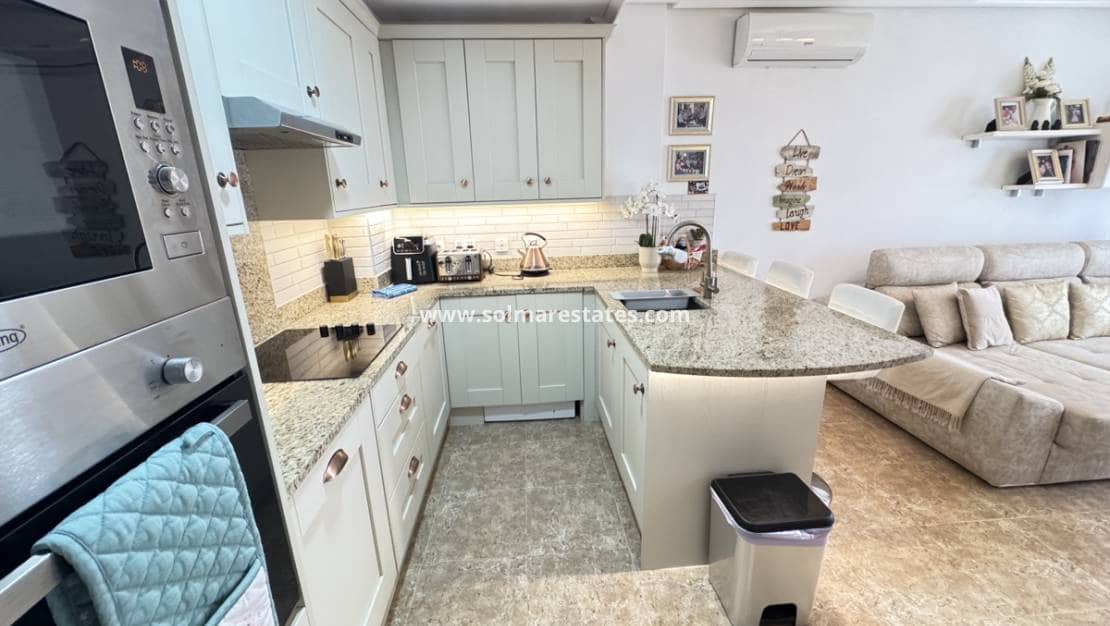 2 makuuhuone Huoneisto myytävänä paikassa Cabo Roig mukana uima-altaan - 189 995 € (Ref: 9328540)