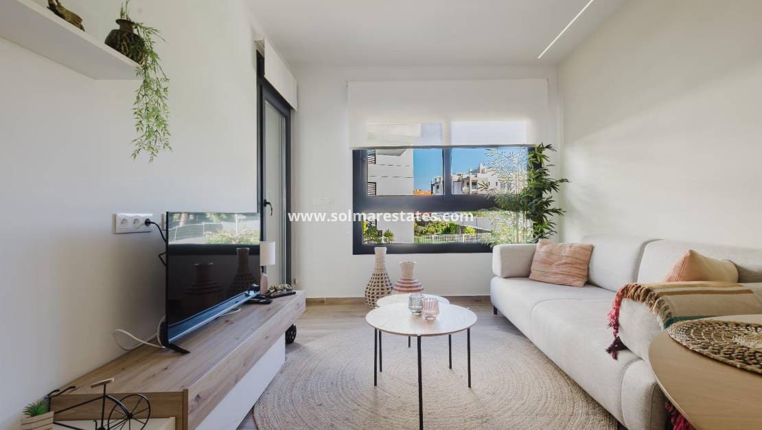 2 Zimmer Apartment zu verkaufen in Villamartin mit Pool - 249.500 € (Ref: 9328541)