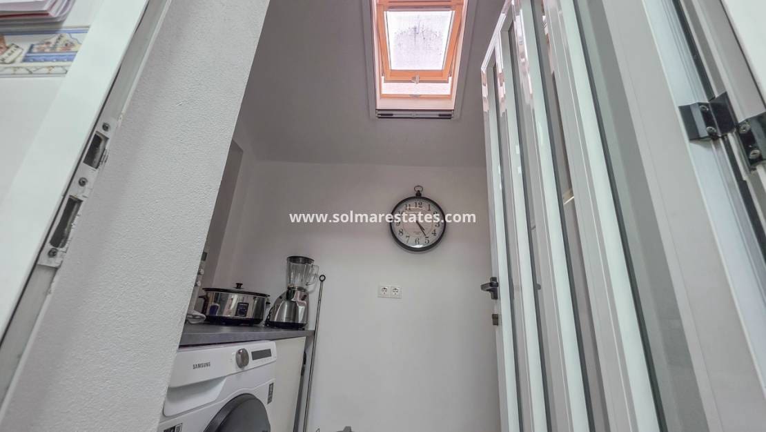2 slaapkamer Appartement te koop in Los Montesinos met zwembad - € 135.000 (Ref: 9331291)